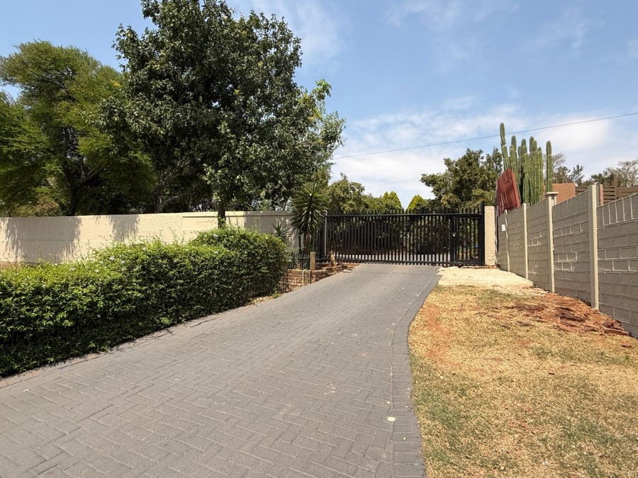 3 Bedroom Property for Sale in Roodekrans Gauteng