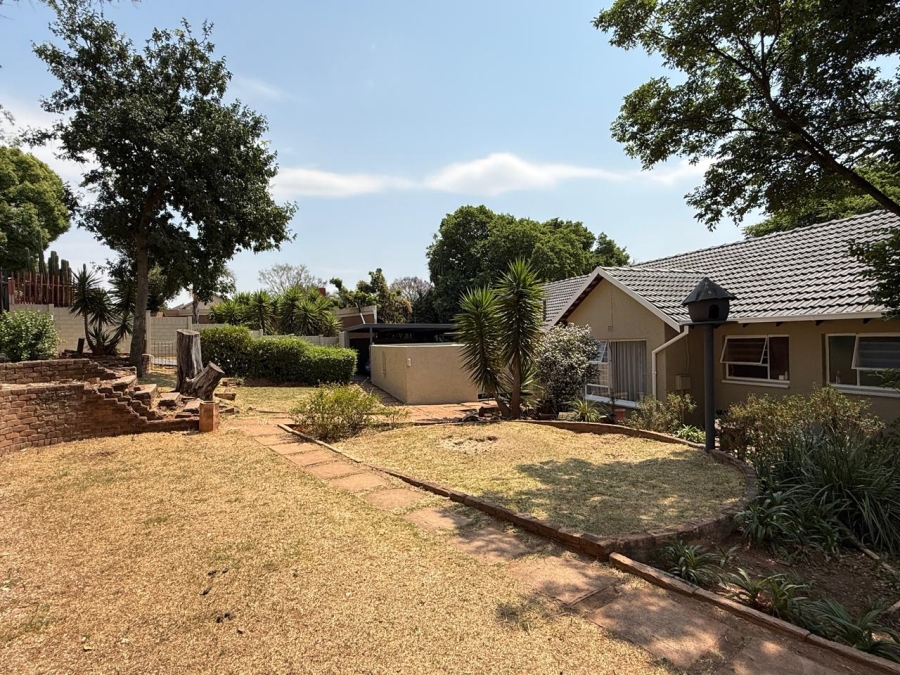 3 Bedroom Property for Sale in Roodekrans Gauteng