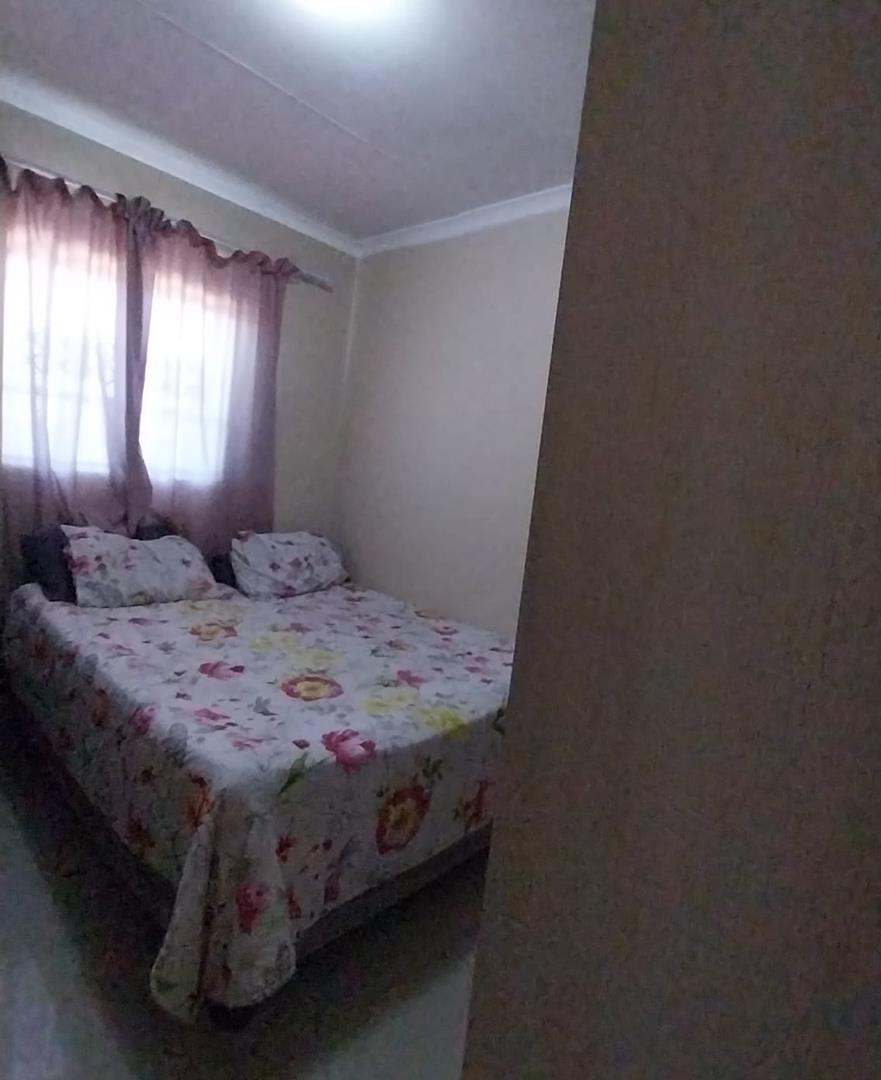 2 Bedroom Property for Sale in Clayville Gauteng