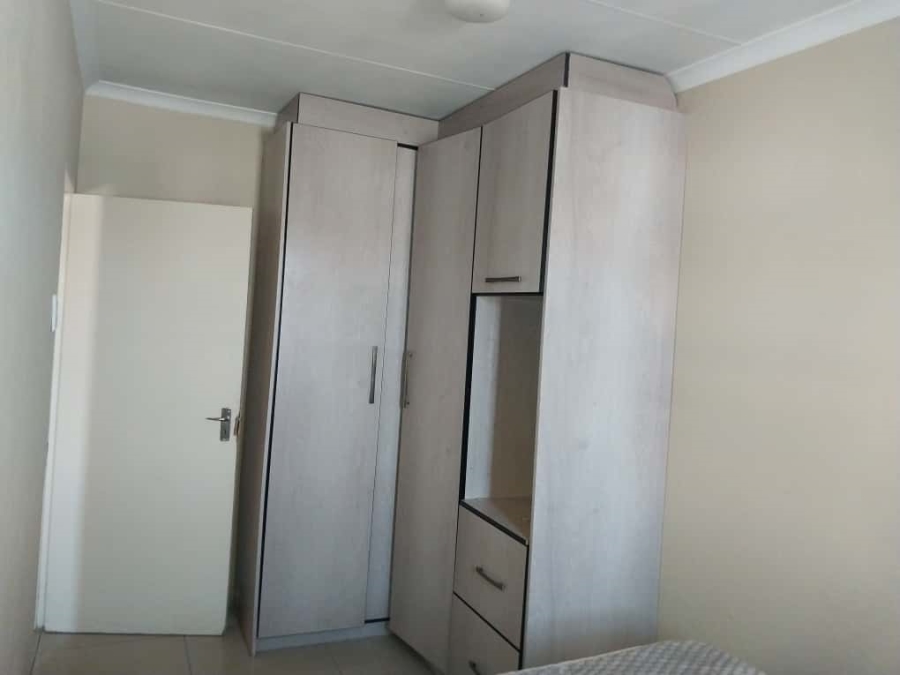 2 Bedroom Property for Sale in Clayville Gauteng