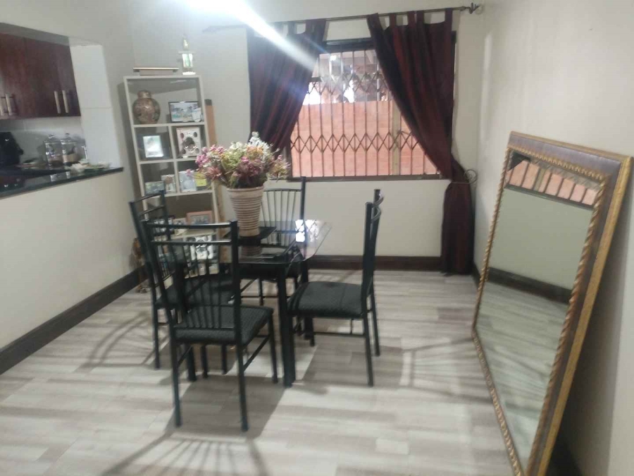 4 Bedroom Property for Sale in Queenswood Gauteng