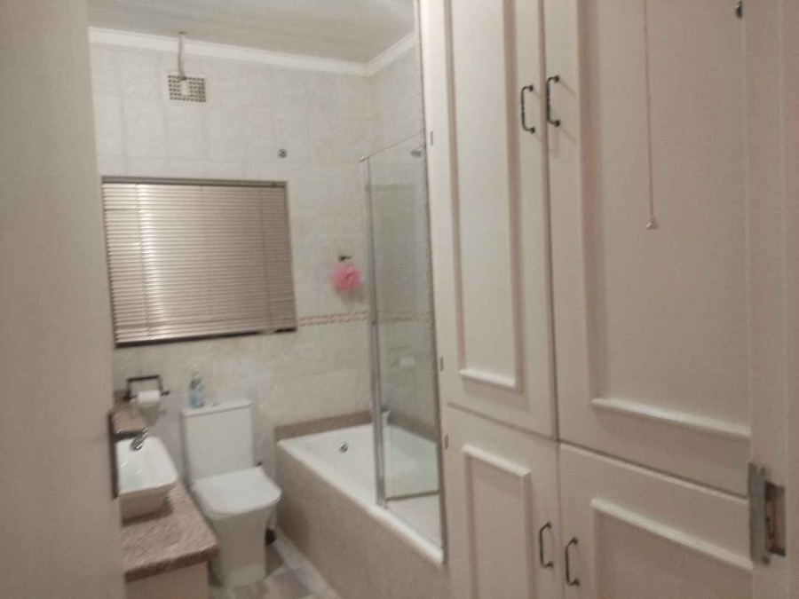 4 Bedroom Property for Sale in Queenswood Gauteng