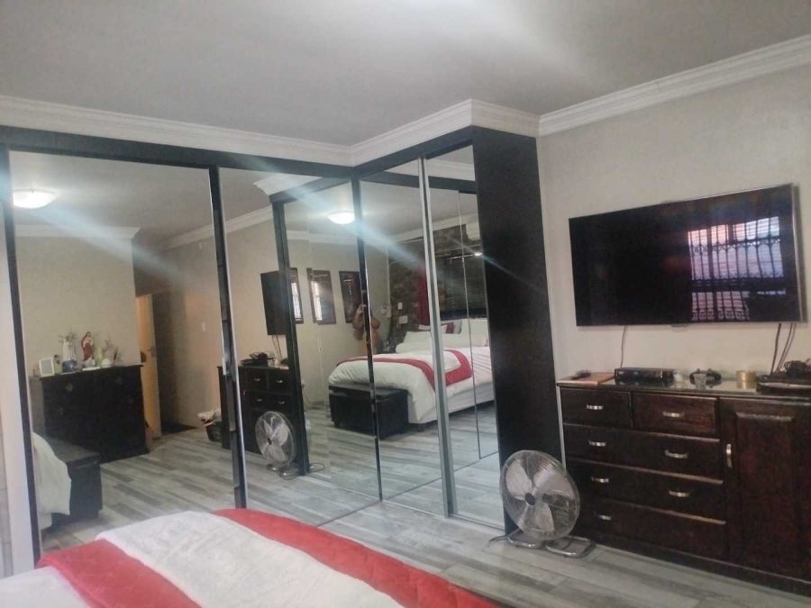4 Bedroom Property for Sale in Queenswood Gauteng