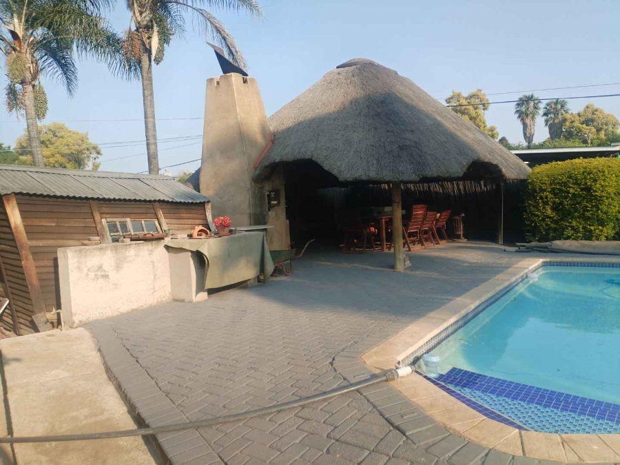 4 Bedroom Property for Sale in Queenswood Gauteng