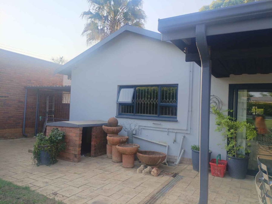 4 Bedroom Property for Sale in Queenswood Gauteng