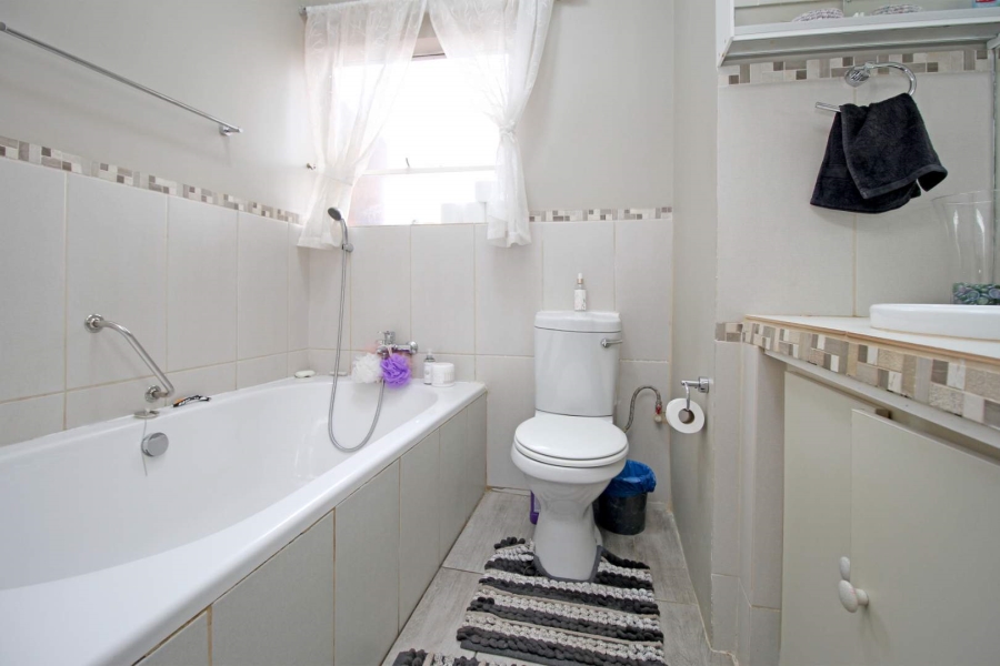 3 Bedroom Property for Sale in Greenhills Gauteng