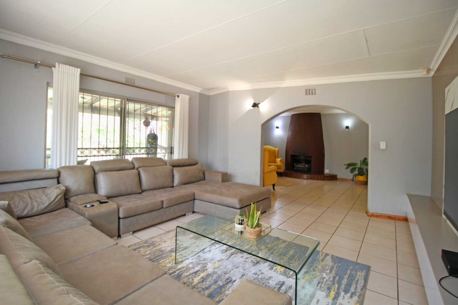 4 Bedroom Property for Sale in Robinpark Gauteng