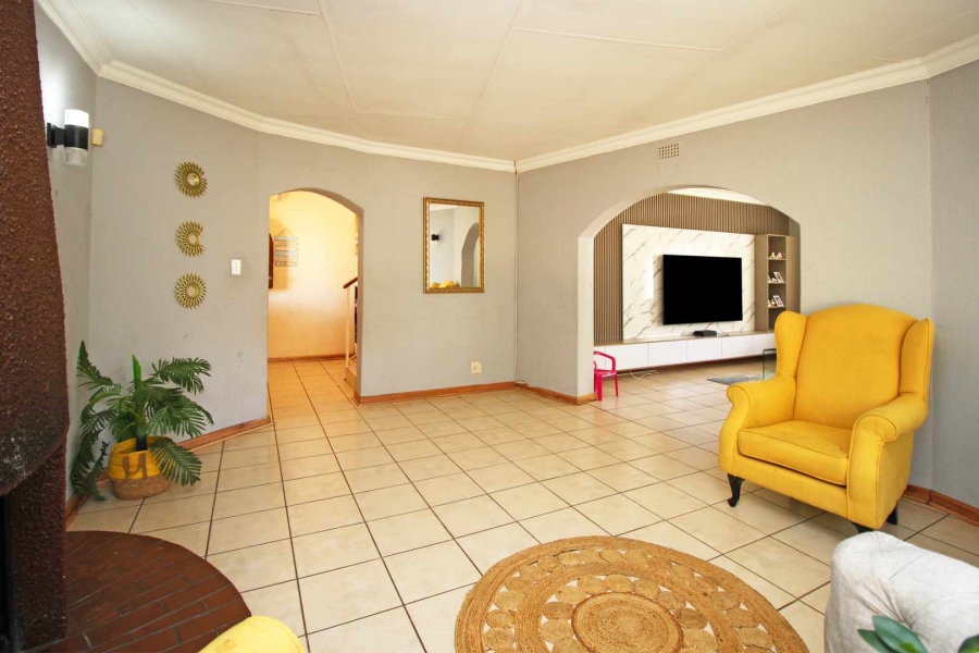 4 Bedroom Property for Sale in Robinpark Gauteng
