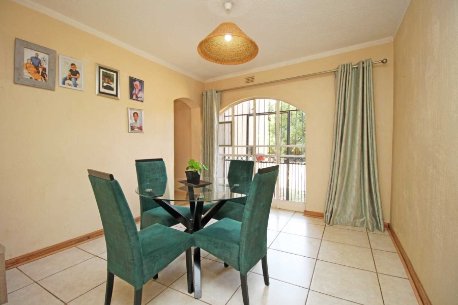 4 Bedroom Property for Sale in Robinpark Gauteng