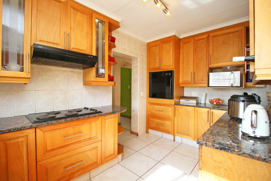 4 Bedroom Property for Sale in Robinpark Gauteng