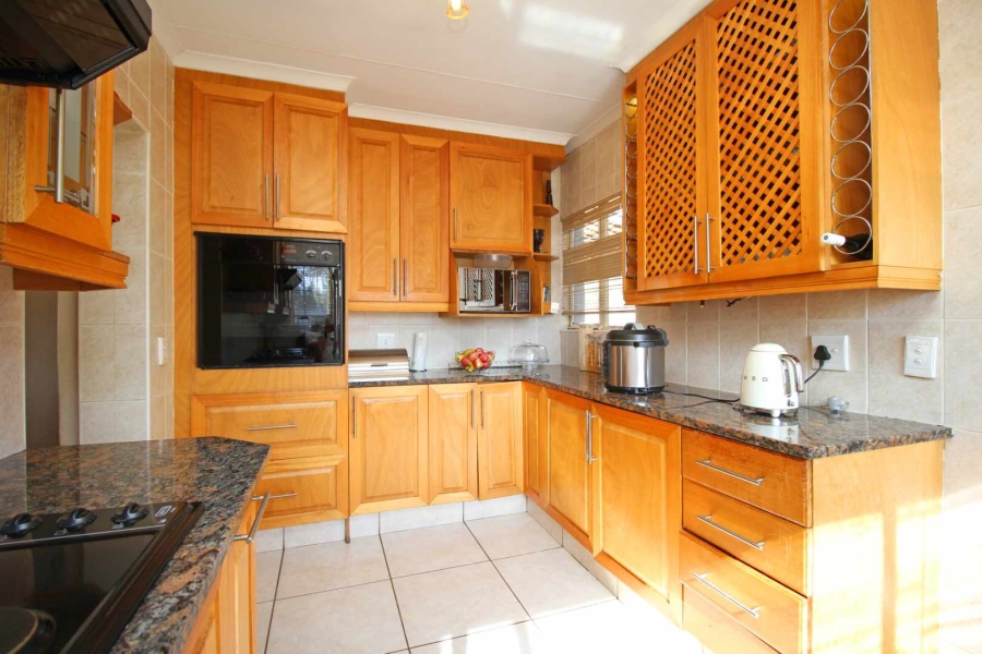 4 Bedroom Property for Sale in Robinpark Gauteng