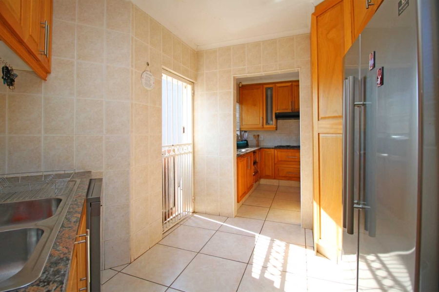 4 Bedroom Property for Sale in Robinpark Gauteng