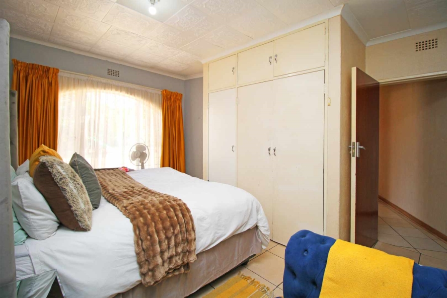 4 Bedroom Property for Sale in Robinpark Gauteng