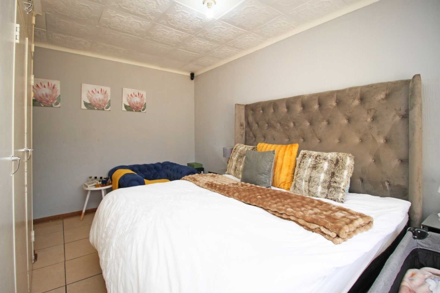 4 Bedroom Property for Sale in Robinpark Gauteng