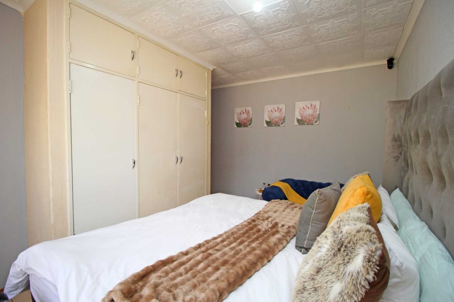 4 Bedroom Property for Sale in Robinpark Gauteng