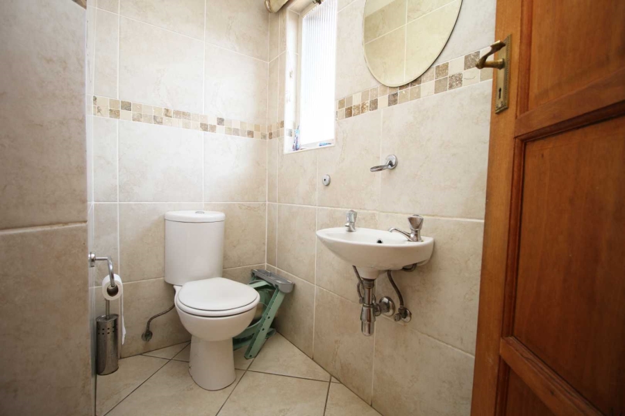 4 Bedroom Property for Sale in Robinpark Gauteng