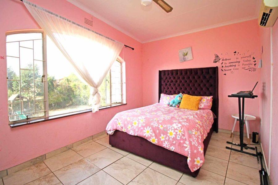 4 Bedroom Property for Sale in Robinpark Gauteng