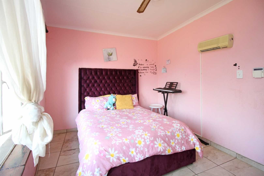 4 Bedroom Property for Sale in Robinpark Gauteng