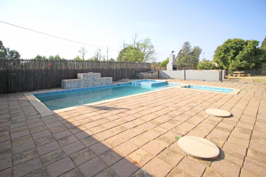 4 Bedroom Property for Sale in Robinpark Gauteng