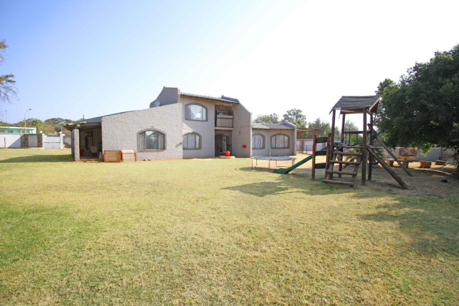 4 Bedroom Property for Sale in Robinpark Gauteng