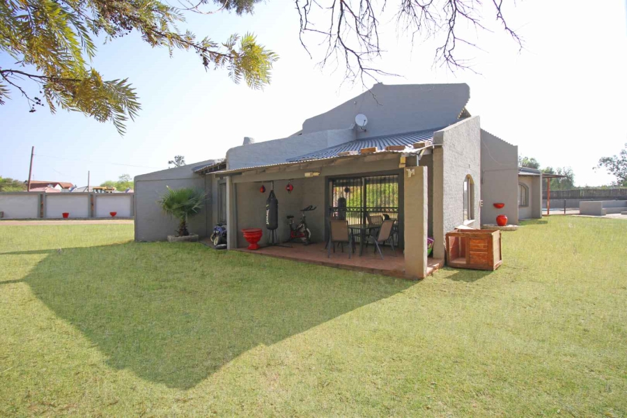4 Bedroom Property for Sale in Robinpark Gauteng