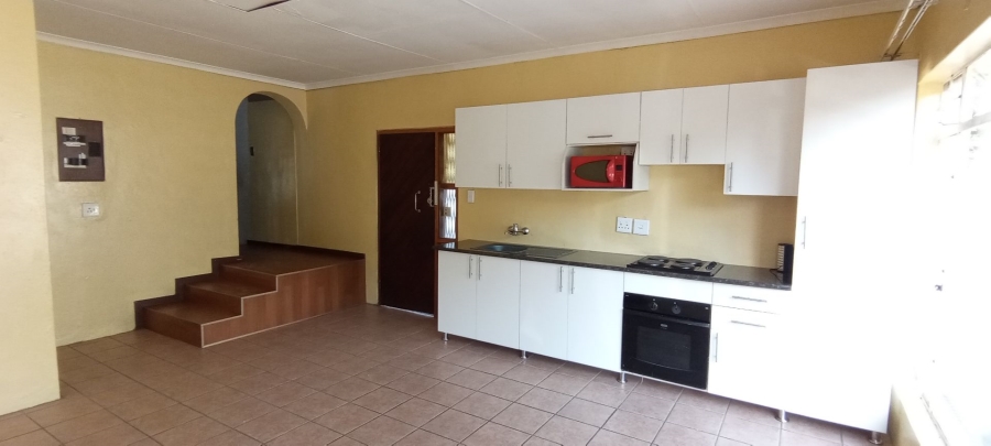 To Let 2 Bedroom Property for Rent in Glen Marais Gauteng