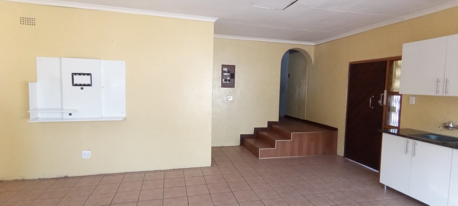 To Let 2 Bedroom Property for Rent in Glen Marais Gauteng