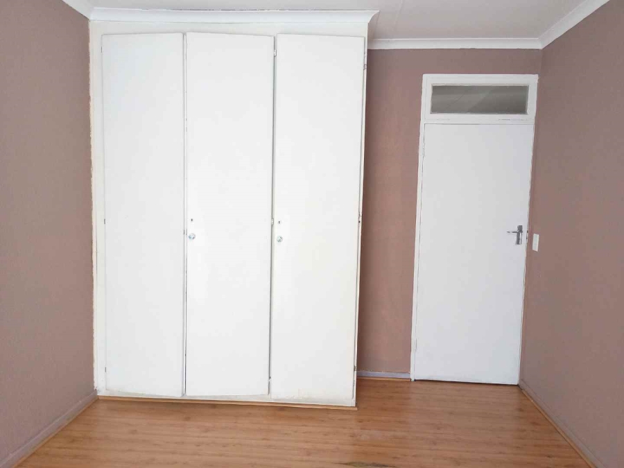 To Let 2 Bedroom Property for Rent in Glen Marais Gauteng