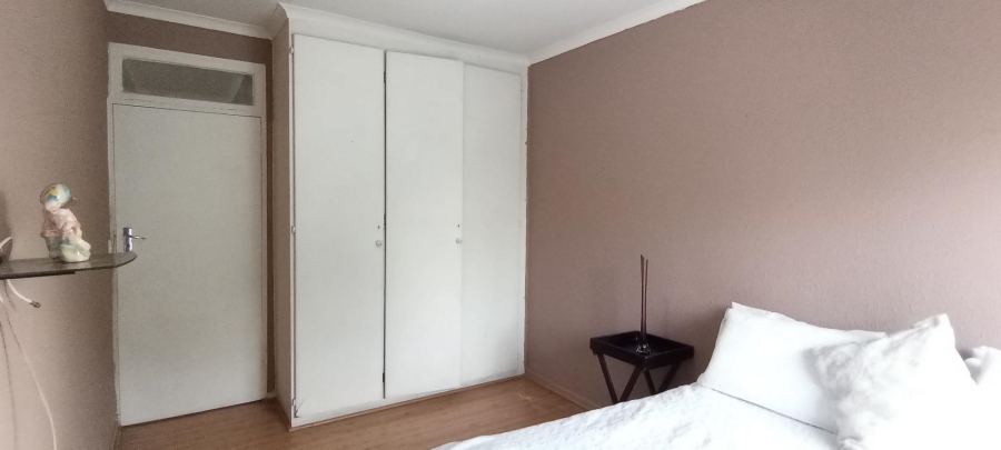 To Let 2 Bedroom Property for Rent in Glen Marais Gauteng