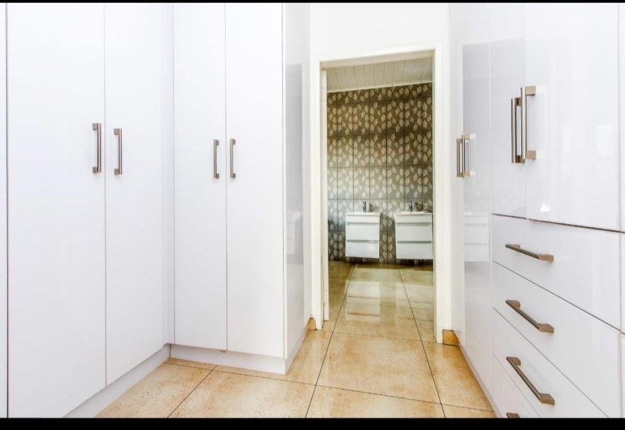 4 Bedroom Property for Sale in Van Riebeeck Park Gauteng