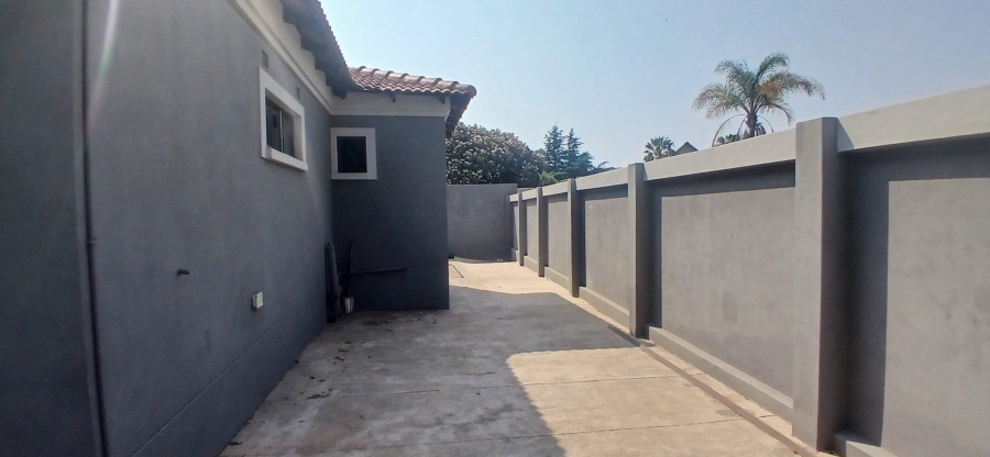 4 Bedroom Property for Sale in Van Riebeeck Park Gauteng