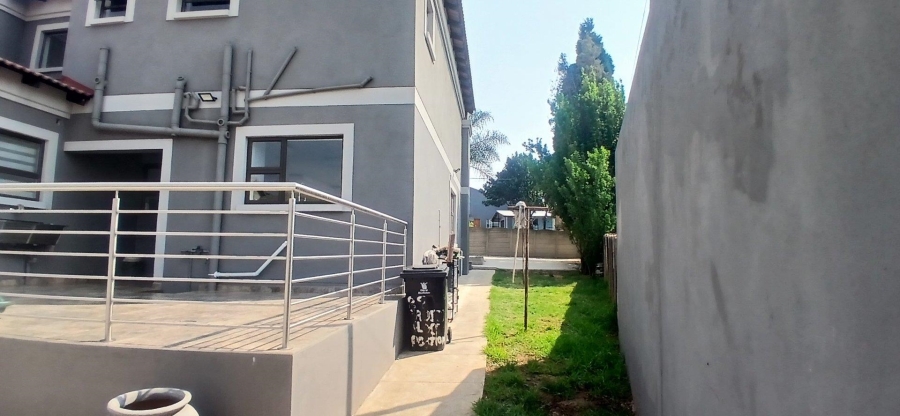 4 Bedroom Property for Sale in Van Riebeeck Park Gauteng