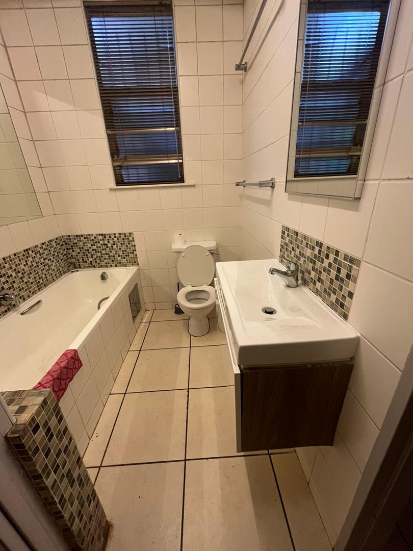 To Let 1 Bedroom Property for Rent in Lynnwood Glen Gauteng