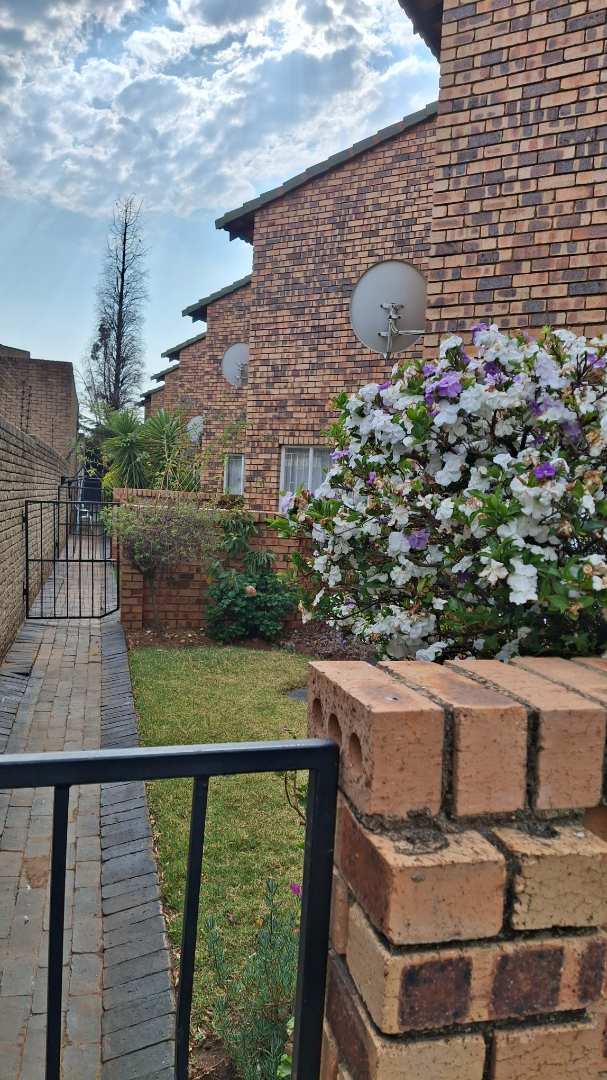 2 Bedroom Property for Sale in Horison Gauteng