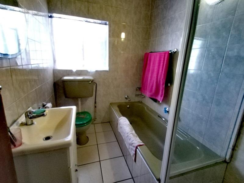 3 Bedroom Property for Sale in Verwoerdpark Gauteng