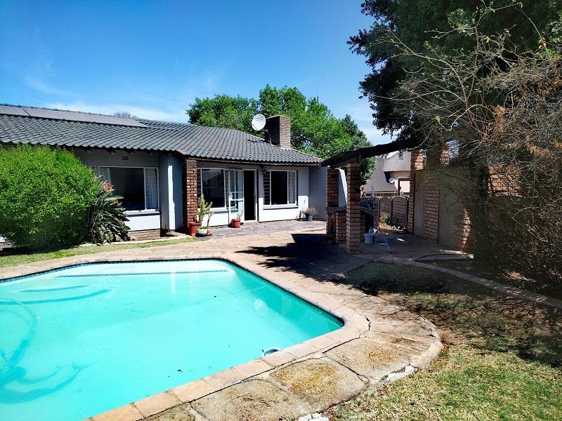 3 Bedroom Property for Sale in Verwoerdpark Gauteng