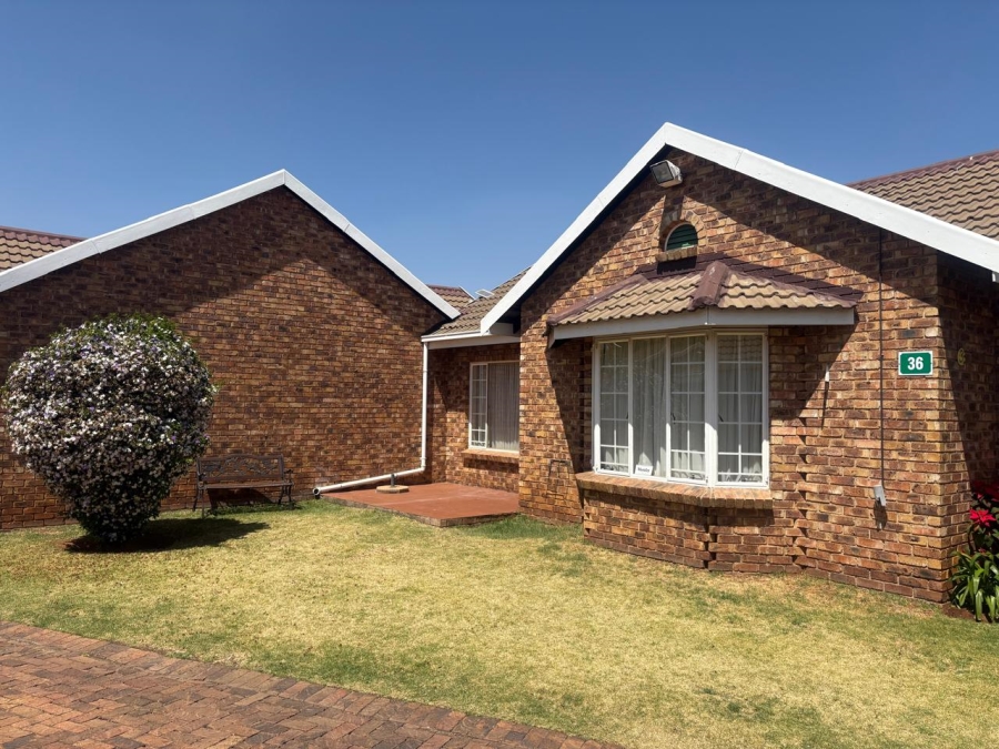 2 Bedroom Property for Sale in Oakdene Gauteng