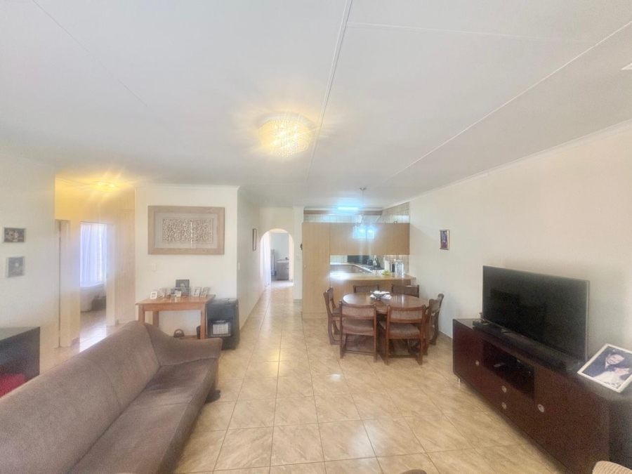 2 Bedroom Property for Sale in Oakdene Gauteng