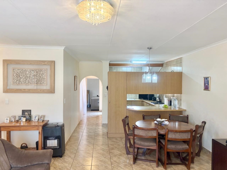 2 Bedroom Property for Sale in Oakdene Gauteng
