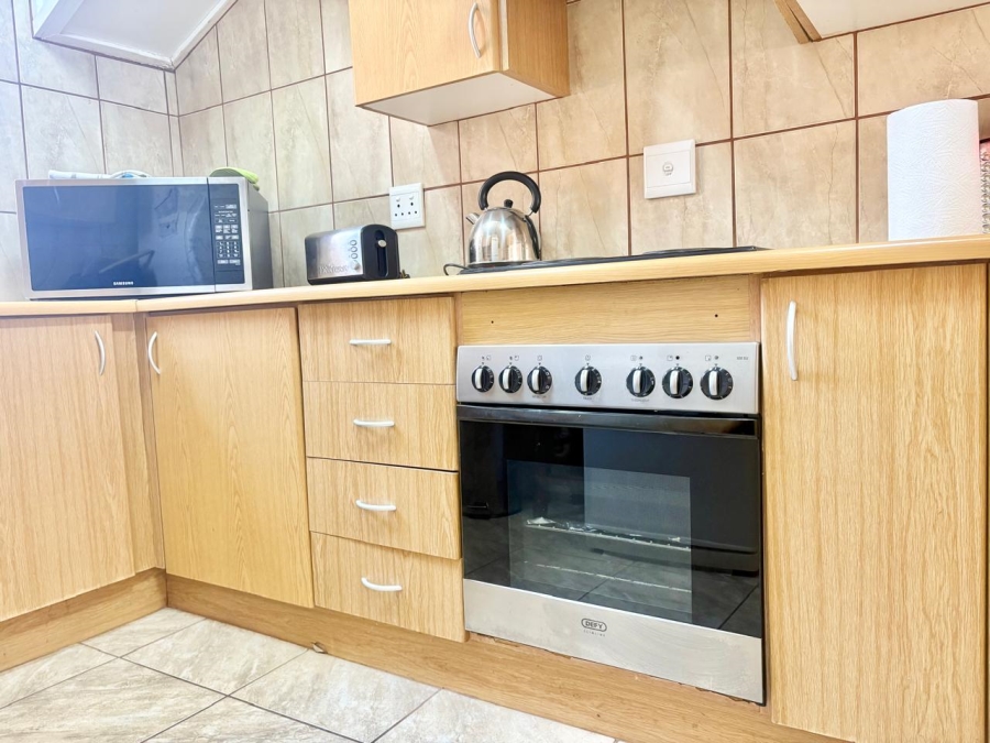 2 Bedroom Property for Sale in Oakdene Gauteng