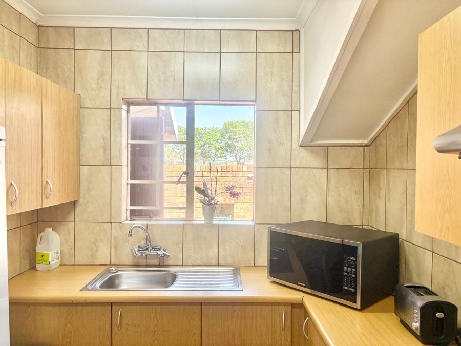 2 Bedroom Property for Sale in Oakdene Gauteng