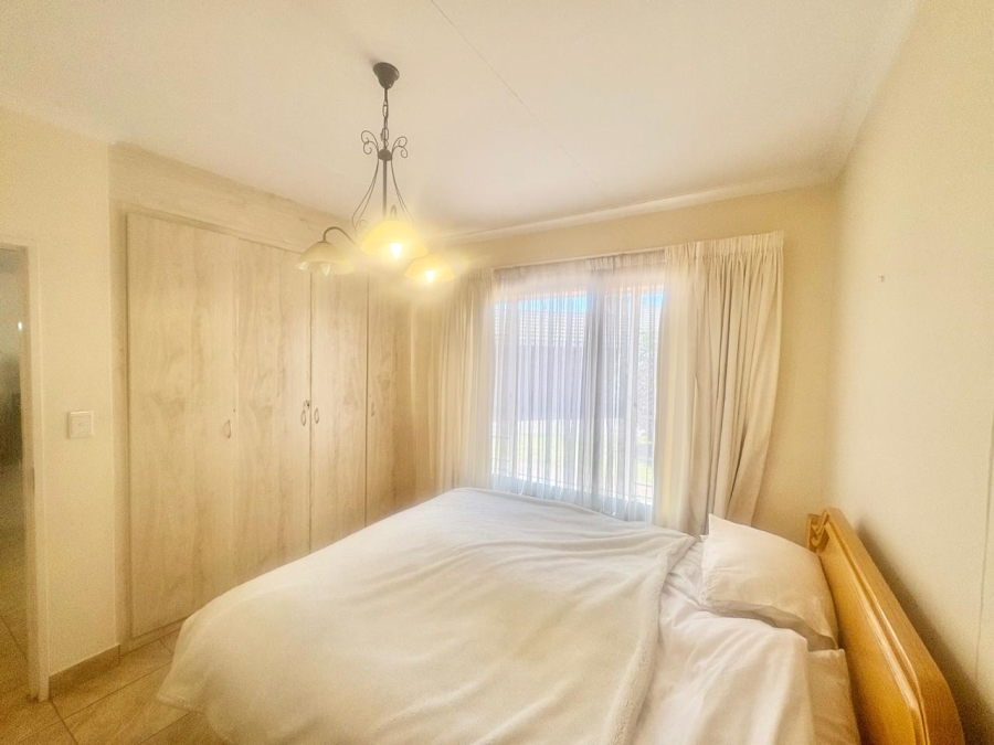 2 Bedroom Property for Sale in Oakdene Gauteng
