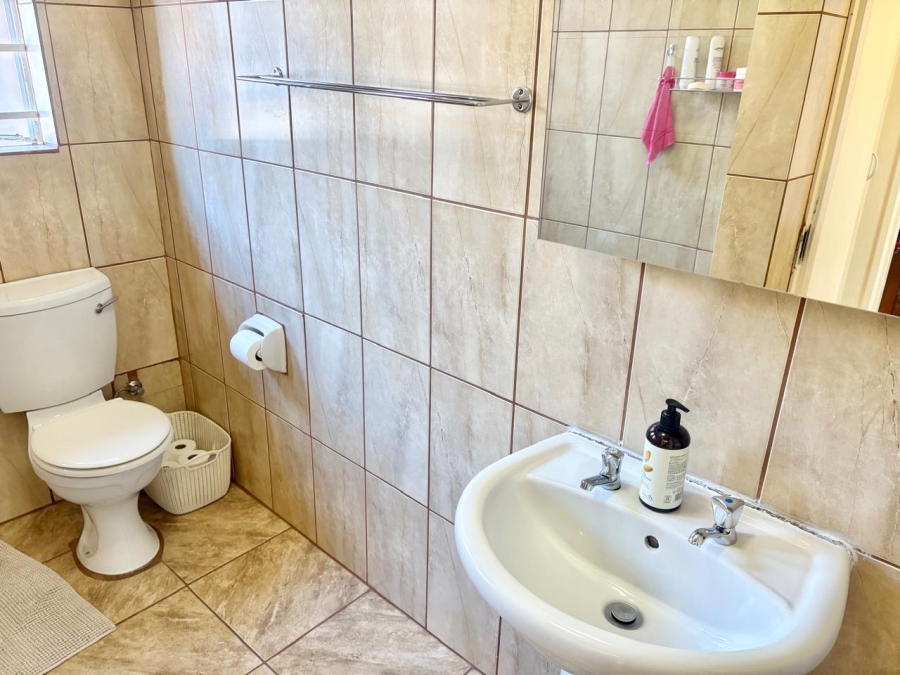 2 Bedroom Property for Sale in Oakdene Gauteng