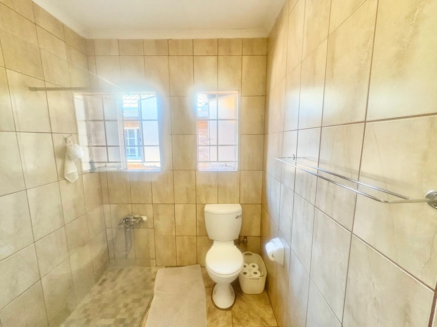 2 Bedroom Property for Sale in Oakdene Gauteng