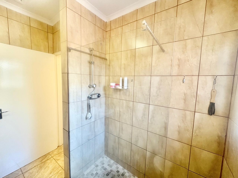 2 Bedroom Property for Sale in Oakdene Gauteng