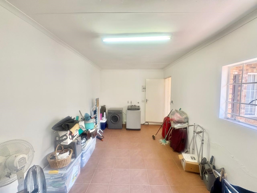 2 Bedroom Property for Sale in Oakdene Gauteng