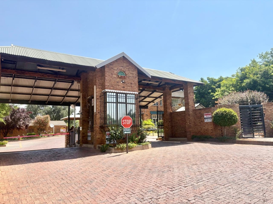 2 Bedroom Property for Sale in Oakdene Gauteng