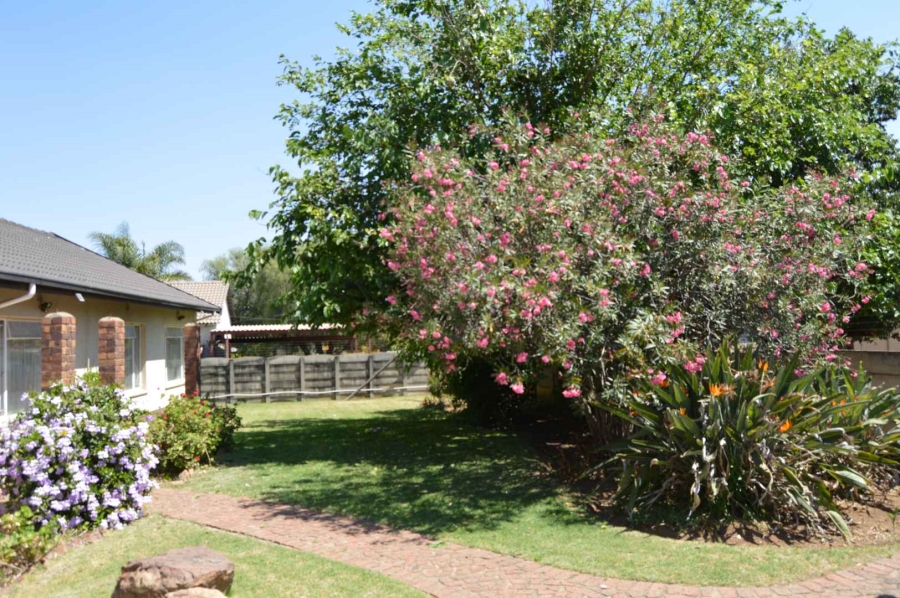 4 Bedroom Property for Sale in Brackendowns Gauteng