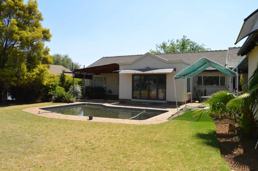 4 Bedroom Property for Sale in Brackendowns Gauteng