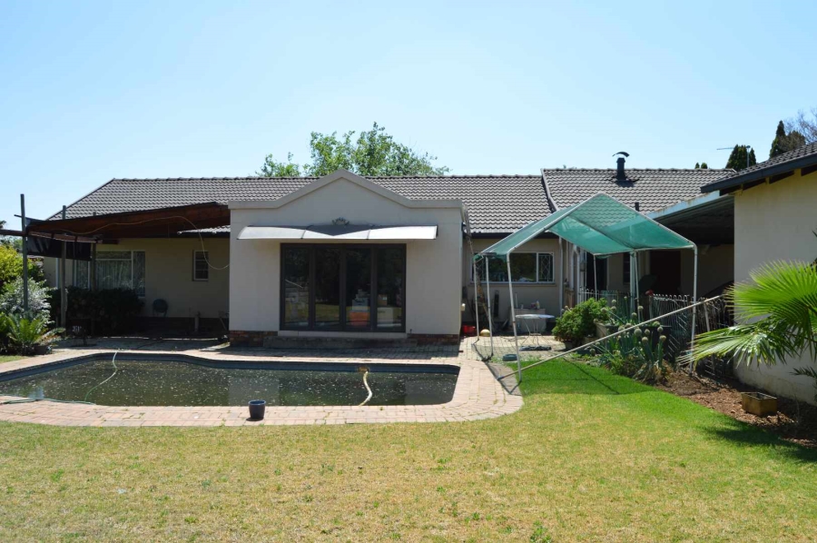 4 Bedroom Property for Sale in Brackendowns Gauteng